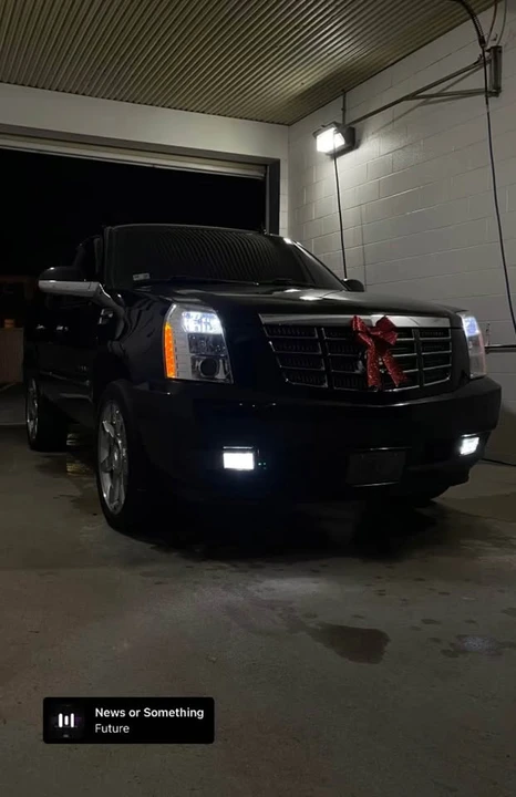2011 Cadillac Escalade & EXT 3rd Gen - Image 3 of 5