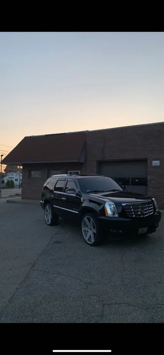 2011 Cadillac Escalade & EXT 3rd Gen - Image 4 of 5