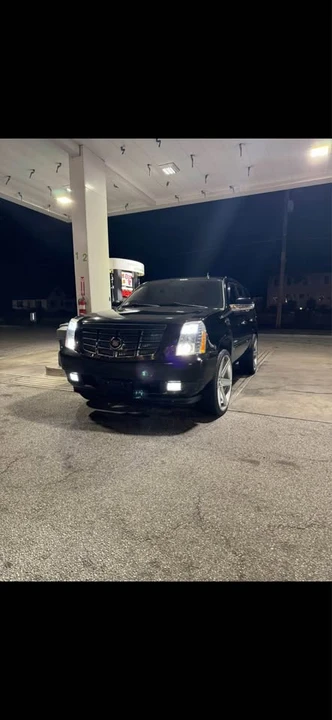 2011 Cadillac Escalade & EXT 3rd Gen - Image 5 of 5