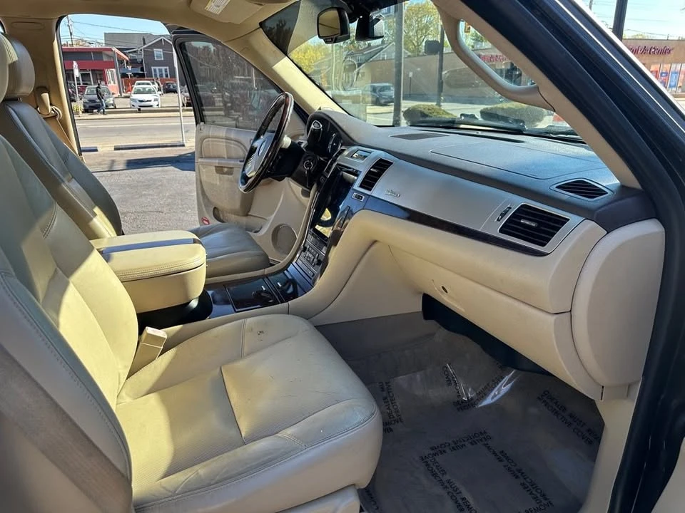 2011 Cadillac Escalade & EXT 3rd Gen - Image 14 of 17