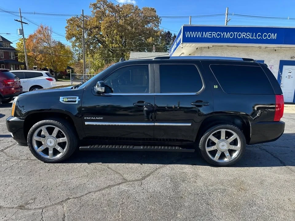 2011 Cadillac Escalade & EXT 3rd Gen - Image 2 of 17