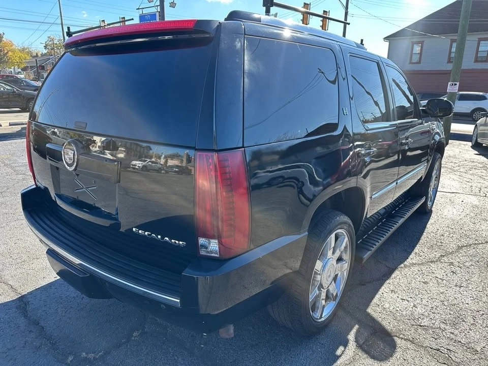 2011 Cadillac Escalade & EXT 3rd Gen - Image 5 of 17