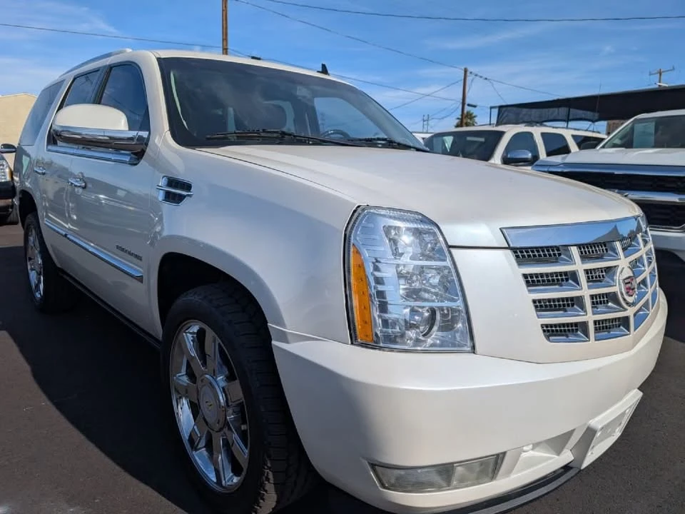 2011 Cadillac Escalade & EXT 3rd Gen - Image 3 of 20