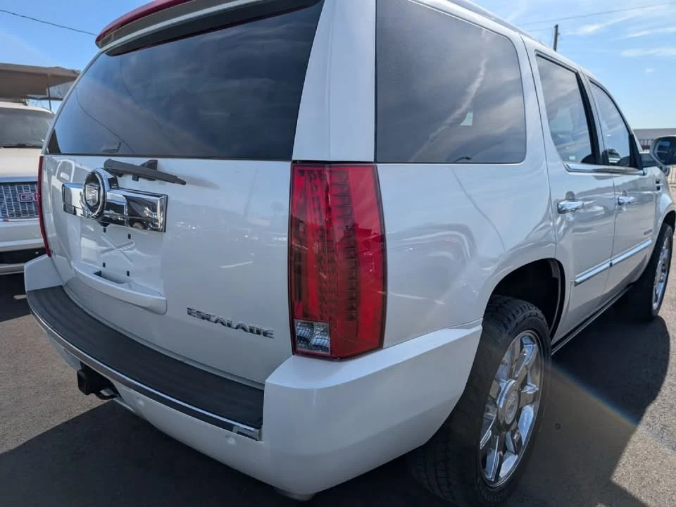 2011 Cadillac Escalade & EXT 3rd Gen - Image 4 of 20