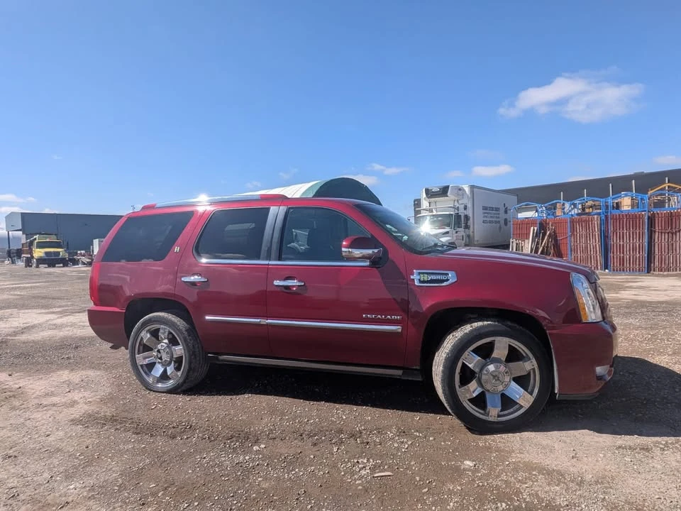 2011 Cadillac Escalade & EXT 3rd Gen - Image 2 of 11