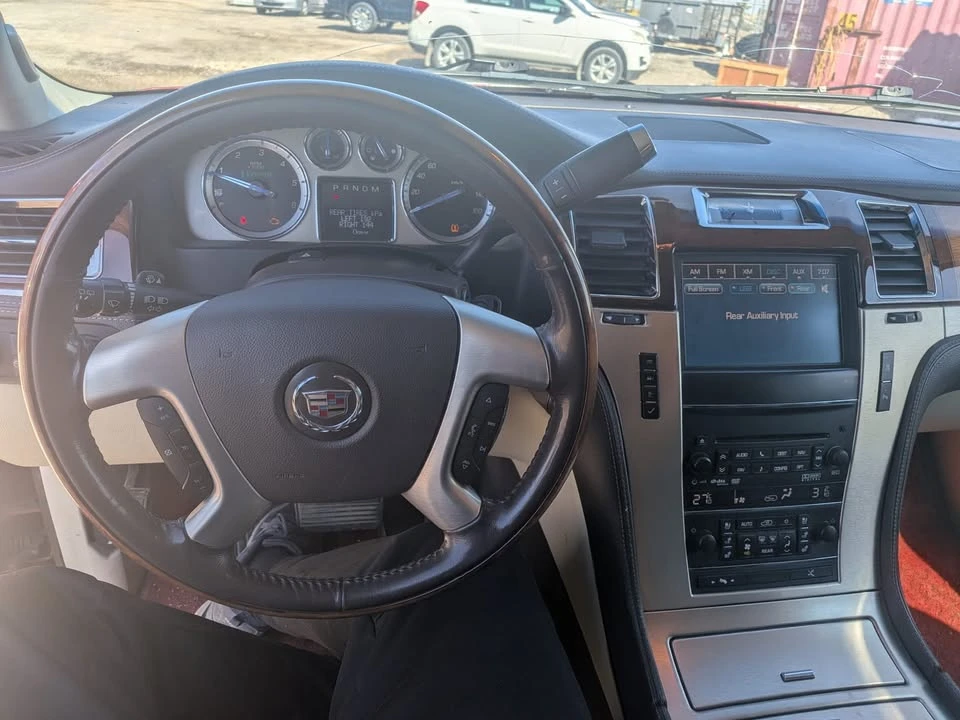 2011 Cadillac Escalade & EXT 3rd Gen - Image 5 of 11