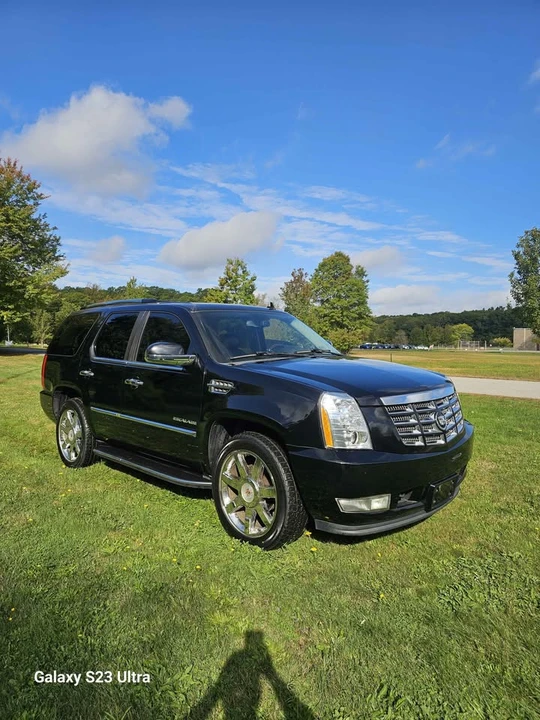 2011 Cadillac Escalade & EXT 3rd Gen - Image 2 of 11
