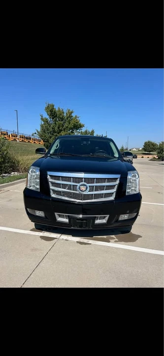 2011 Cadillac Escalade & EXT 3rd Gen - Image 2 of 10