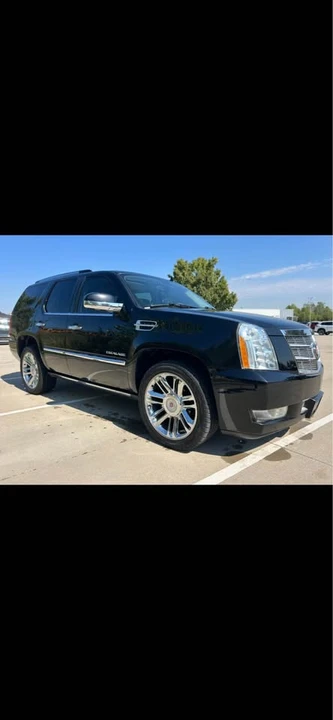 2011 Cadillac Escalade & EXT 3rd Gen - Image 3 of 11