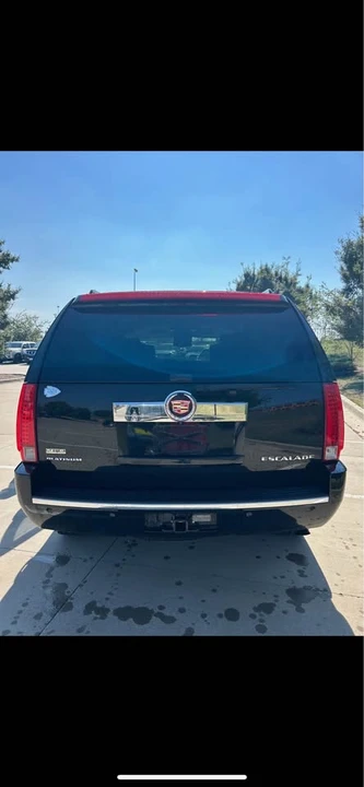 2011 Cadillac Escalade & EXT 3rd Gen - Image 5 of 11
