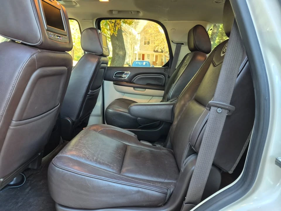 2011 Cadillac Escalade & EXT 3rd Gen - Image 15 of 18