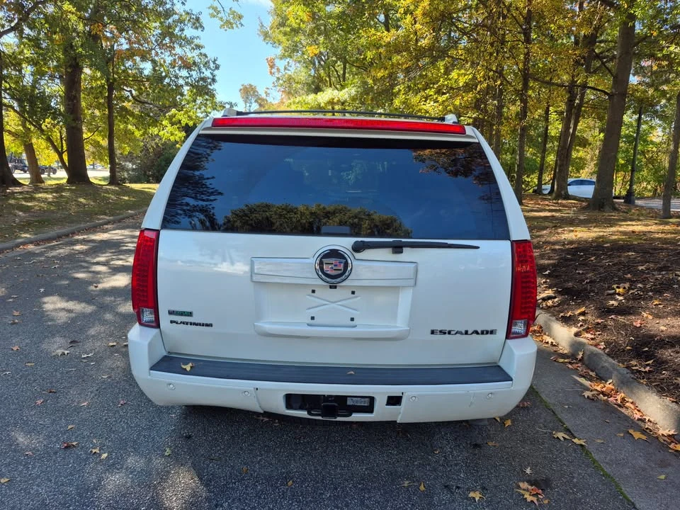 2011 Cadillac Escalade & EXT 3rd Gen - Image 7 of 18