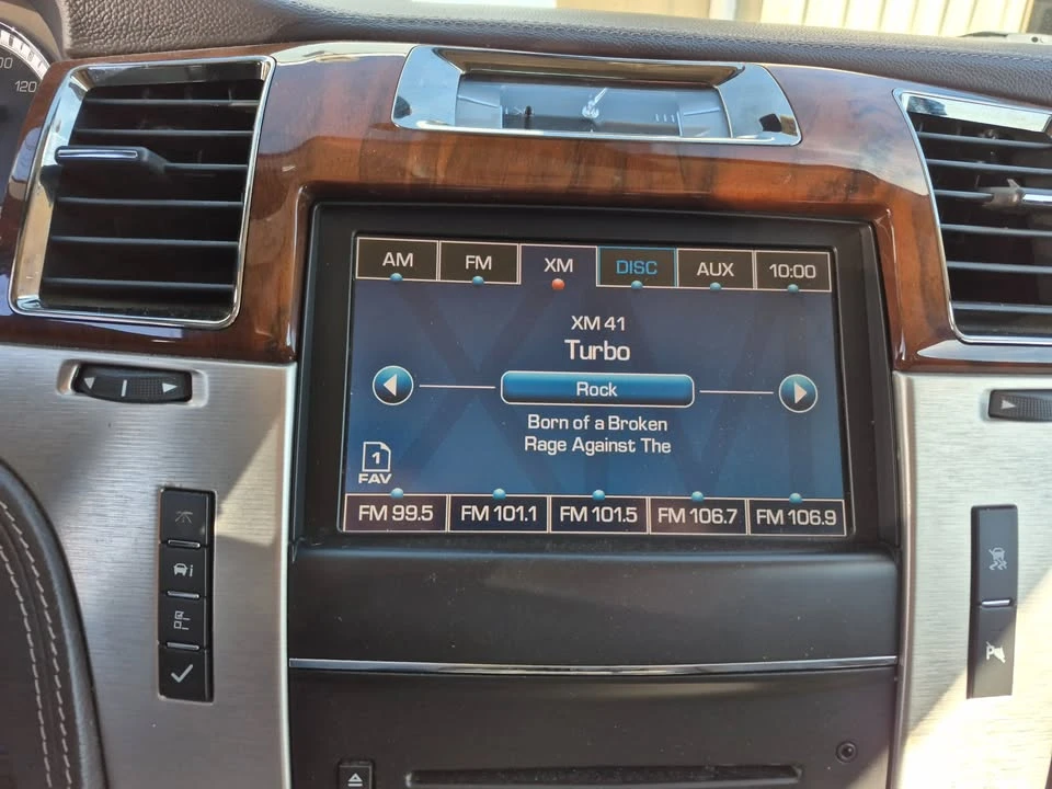 2011 Cadillac Escalade & EXT 3rd Gen - Image 11 of 18