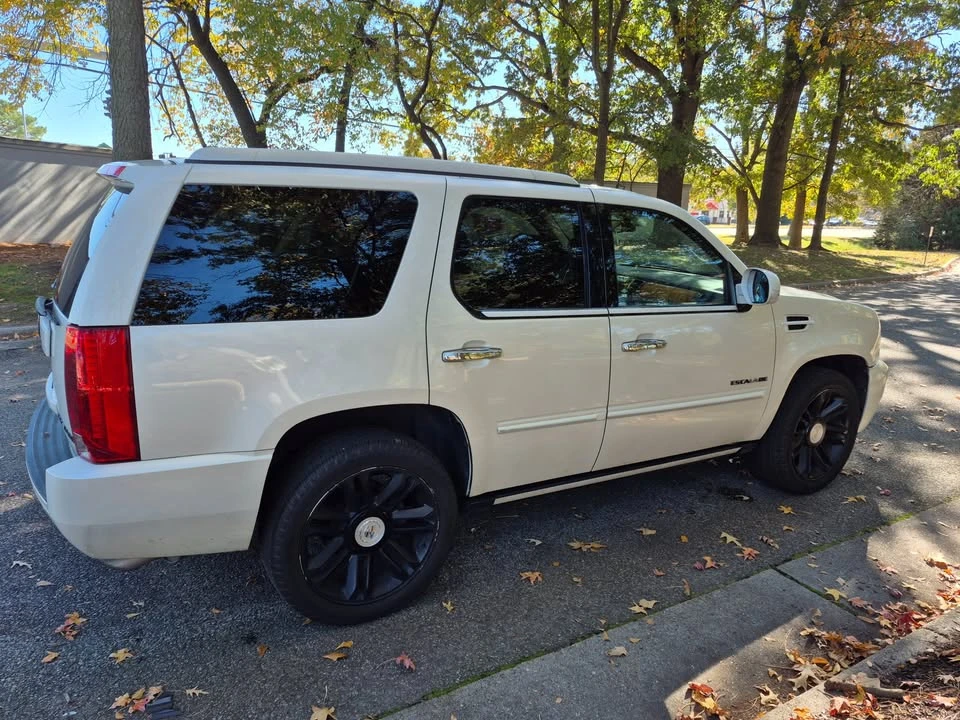 2011 Cadillac Escalade & EXT 3rd Gen - Image 8 of 18