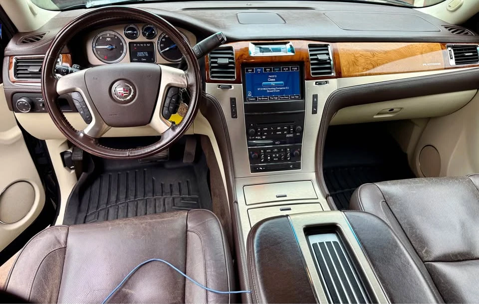 2011 Cadillac Escalade & EXT 3rd Gen - Image 4 of 8