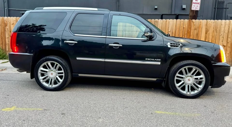 2011 Cadillac Escalade & EXT 3rd Gen - Image 2 of 8
