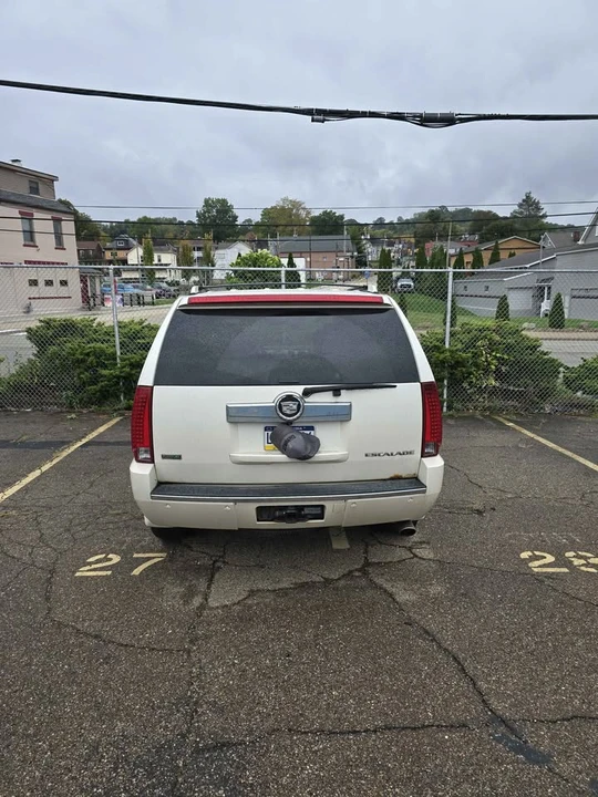 2011 Cadillac Escalade & EXT 3rd Gen - Image 2 of 7