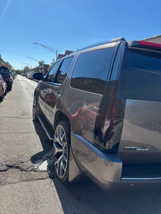 2011 Cadillac Escalade & EXT 3rd Gen - Image 2 of 9