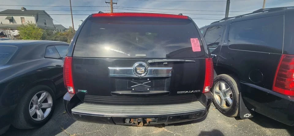 2011 Cadillac Escalade & EXT 3rd Gen - Image 11 of 14