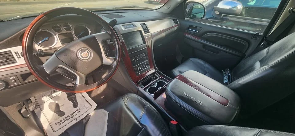 2011 Cadillac Escalade & EXT 3rd Gen - Image 8 of 14