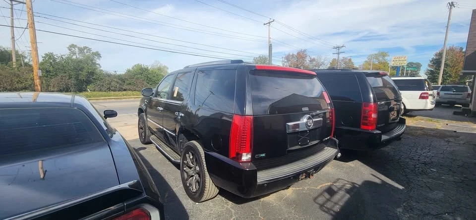2011 Cadillac Escalade & EXT 3rd Gen - Image 12 of 14