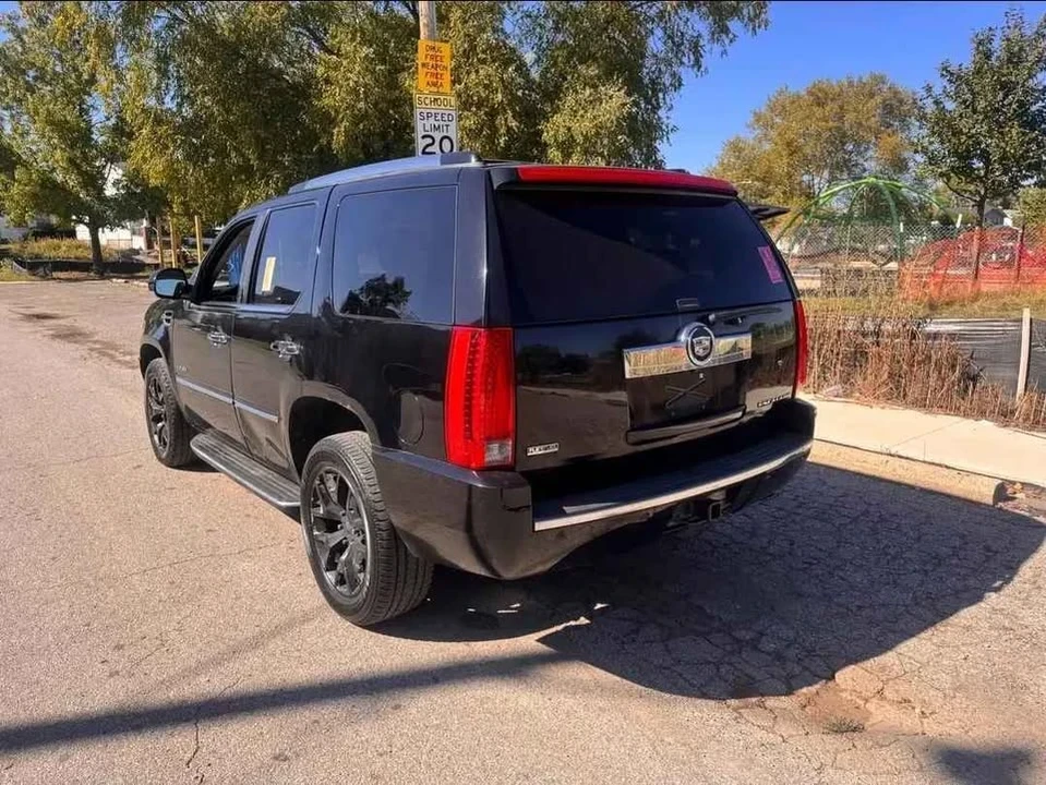 2011 Cadillac Escalade & EXT 3rd Gen - Image 3 of 14