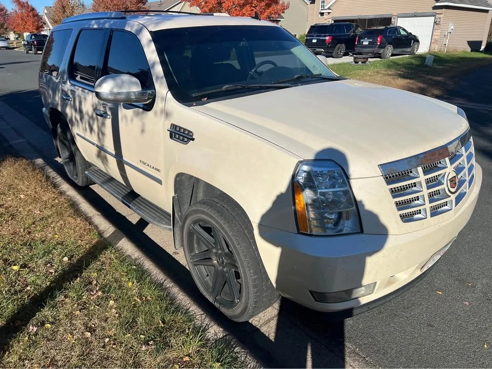 2011 Cadillac Escalade & EXT 3rd Gen - Image 11 of 12