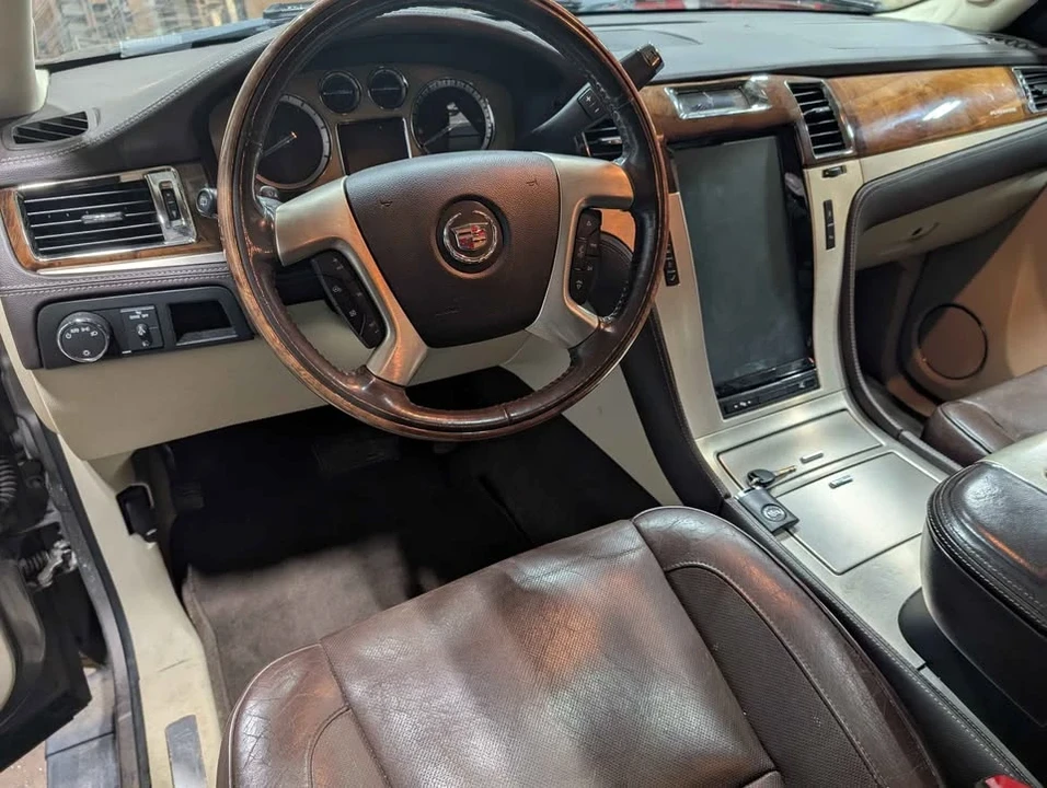 2011 Cadillac Escalade & EXT 3rd Gen - Image 2 of 9