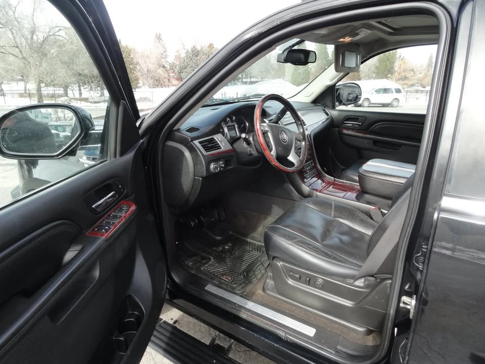 2011 Cadillac Escalade & EXT 3rd Gen - Image 3 of 6