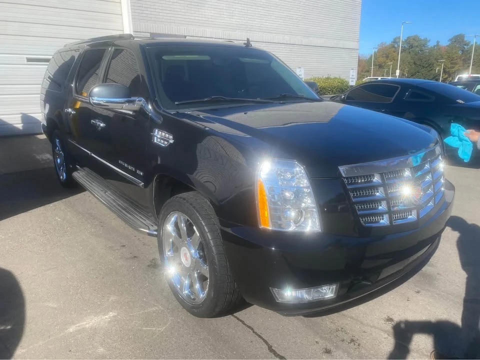 2011 Cadillac Escalade & EXT 3rd Gen - Image 4 of 8
