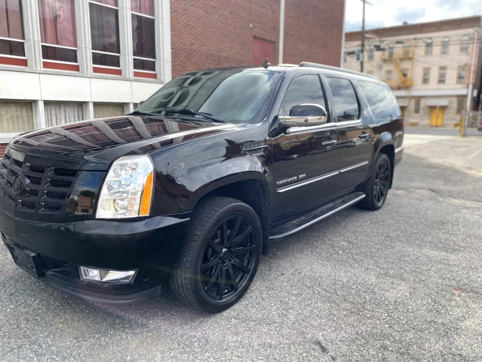 2011 Cadillac Escalade & EXT 3rd Gen - Image 3 of 12