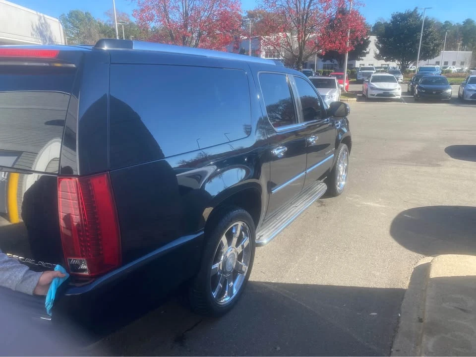 2011 Cadillac Escalade & EXT 3rd Gen - Image 8 of 8