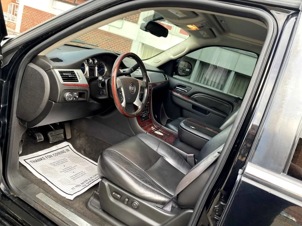 2011 Cadillac Escalade & EXT 3rd Gen - Image 8 of 12