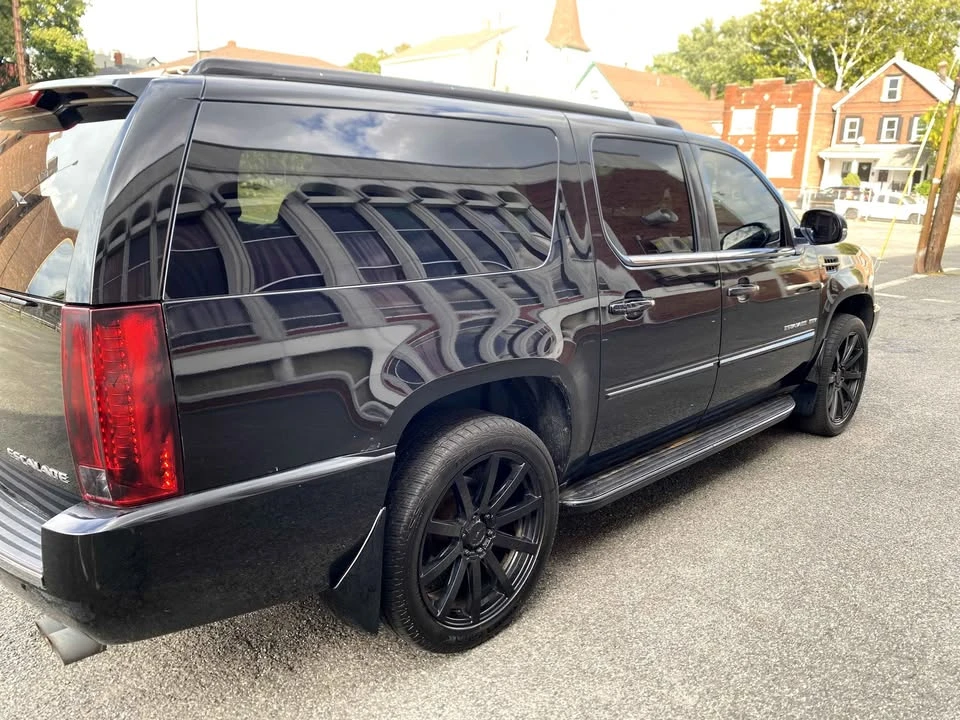 2011 Cadillac Escalade & EXT 3rd Gen - Image 4 of 12
