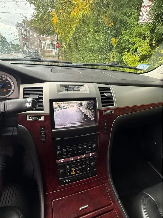 2011 Cadillac Escalade & EXT 3rd Gen - Image 10 of 10