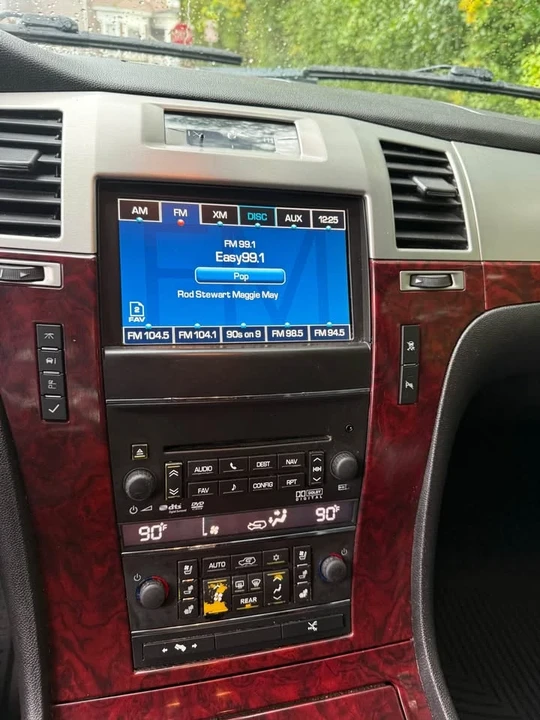 2011 Cadillac Escalade & EXT 3rd Gen - Image 8 of 10