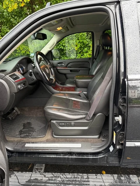 2011 Cadillac Escalade & EXT 3rd Gen - Image 6 of 10