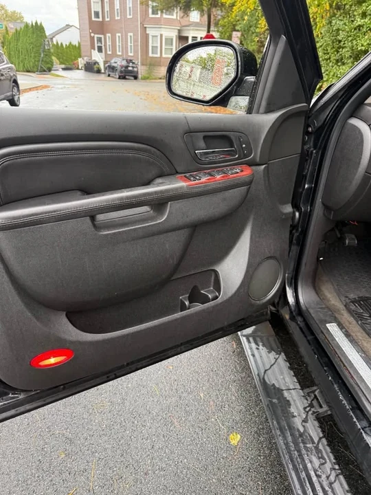2011 Cadillac Escalade & EXT 3rd Gen - Image 7 of 10