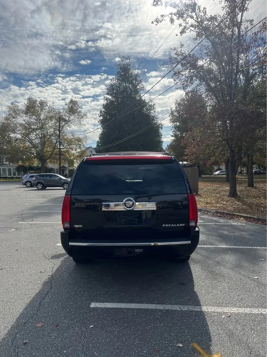 2011 Cadillac Escalade & EXT 3rd Gen - Image 4 of 16