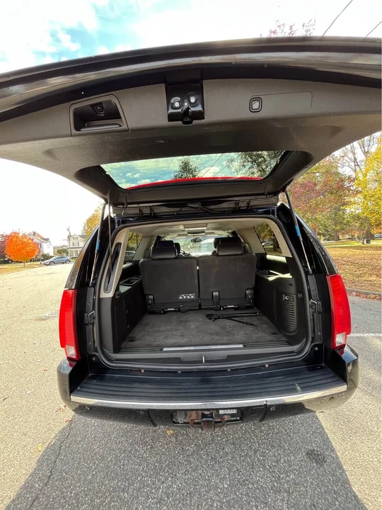 2011 Cadillac Escalade & EXT 3rd Gen - Image 9 of 16
