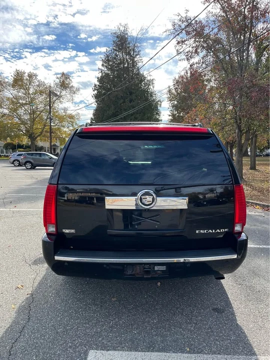 2011 Cadillac Escalade & EXT 3rd Gen - Image 8 of 16