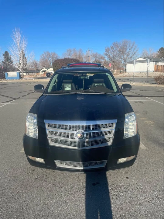 2011 Cadillac Escalade & EXT 3rd Gen - Image 3 of 12