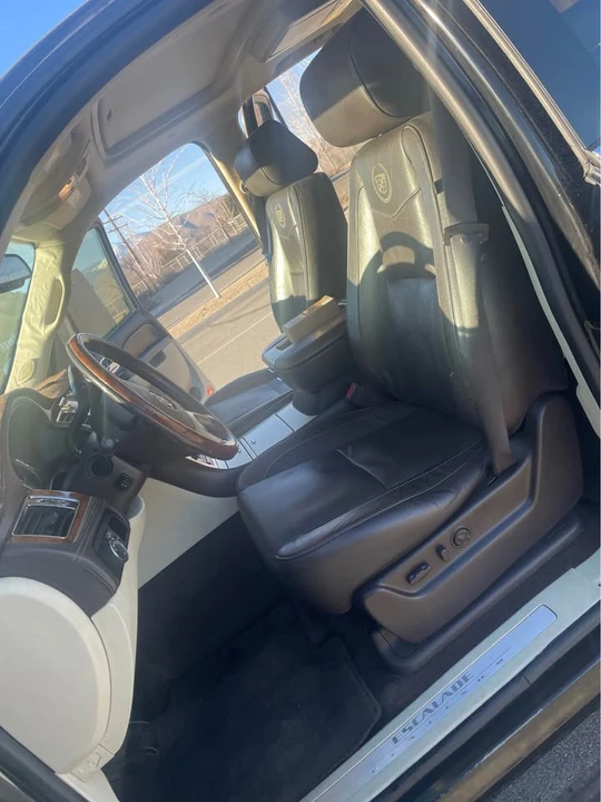 2011 Cadillac Escalade & EXT 3rd Gen - Image 6 of 12