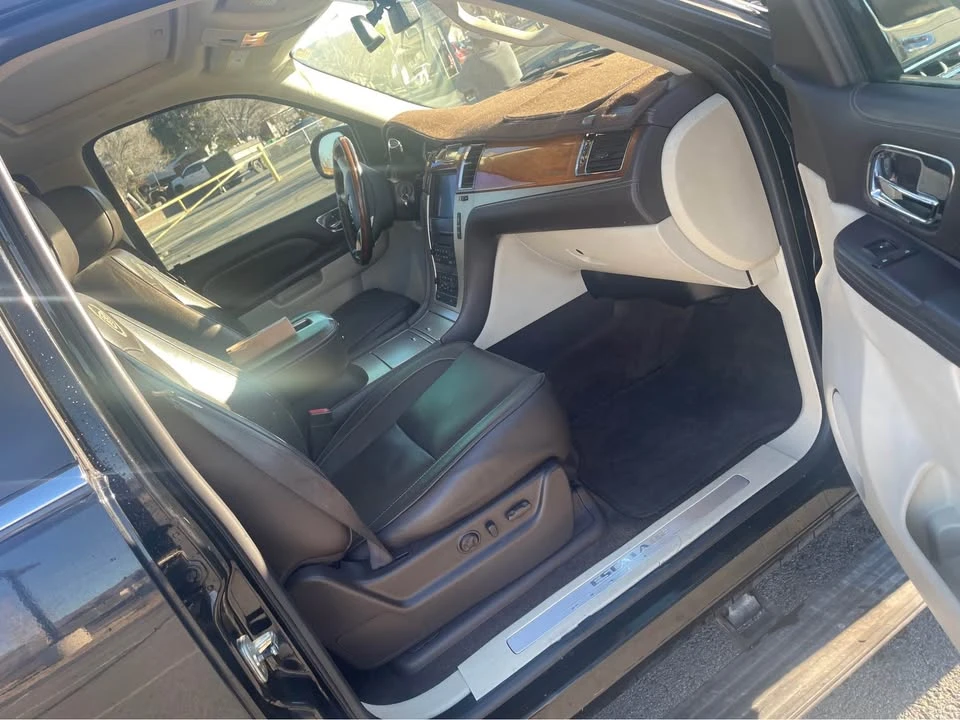 2011 Cadillac Escalade & EXT 3rd Gen - Image 9 of 12
