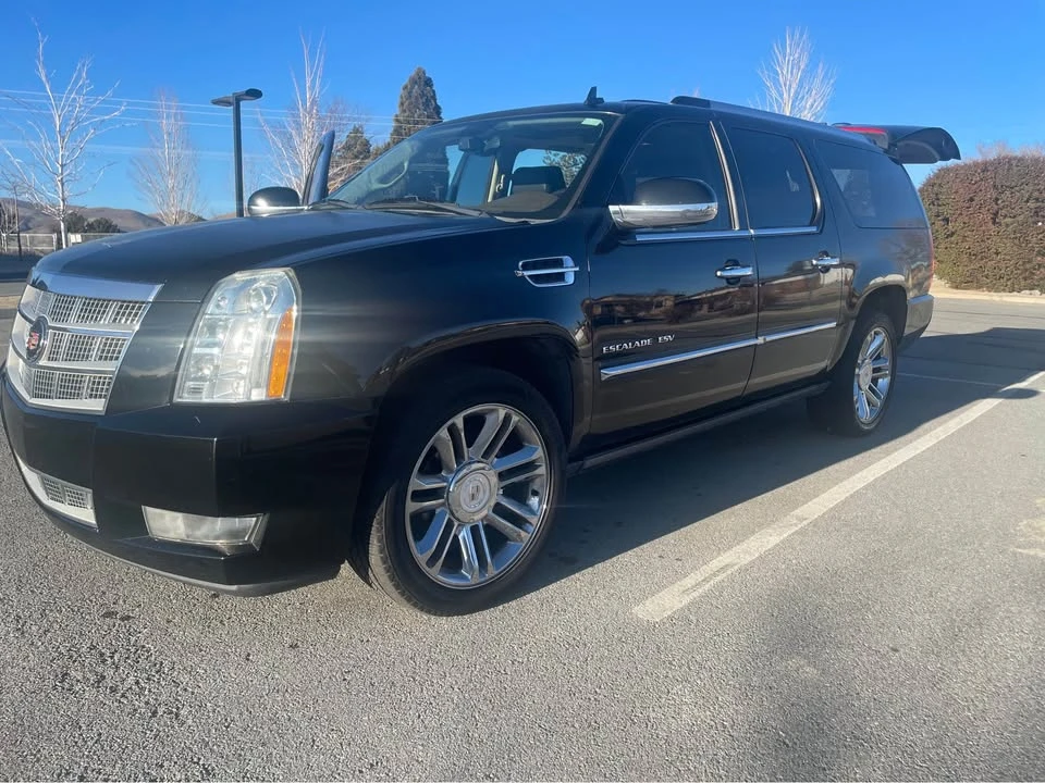2011 Cadillac Escalade & EXT 3rd Gen - Image 2 of 12