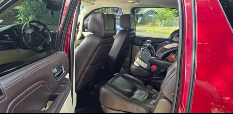 2011 Cadillac Escalade & EXT 3rd Gen - Image 4 of 10