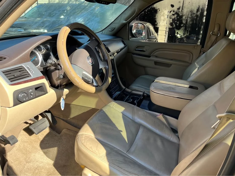 2011 Cadillac Escalade & EXT 3rd Gen - Image 5 of 9