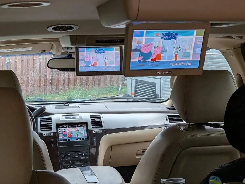 2011 Cadillac Escalade & EXT 3rd Gen - Image 4 of 7