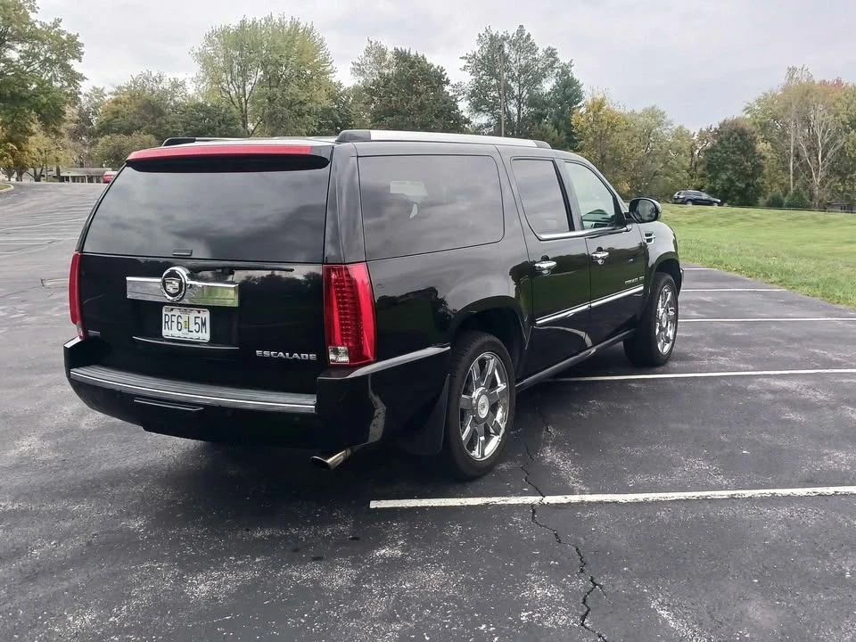 2011 Cadillac Escalade & EXT 3rd Gen - Image 7 of 11