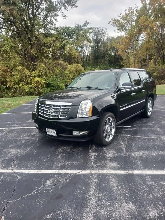 2011 Cadillac Escalade & EXT 3rd Gen - Image 10 of 11